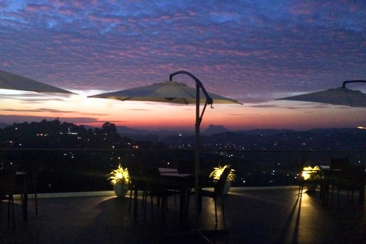 390 Villa Vista Κάντι Εξωτερικό φωτογραφία